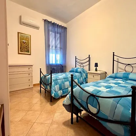 Casa Vacanze Ribocchi * كامبيليا ماريتيما
